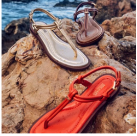 Michael Kors 美网：夏日凉鞋限时特卖 Carson 徽标粗跟凉鞋$58 精选额外8.5折 购物返利请关注公众号：芒省真好省
